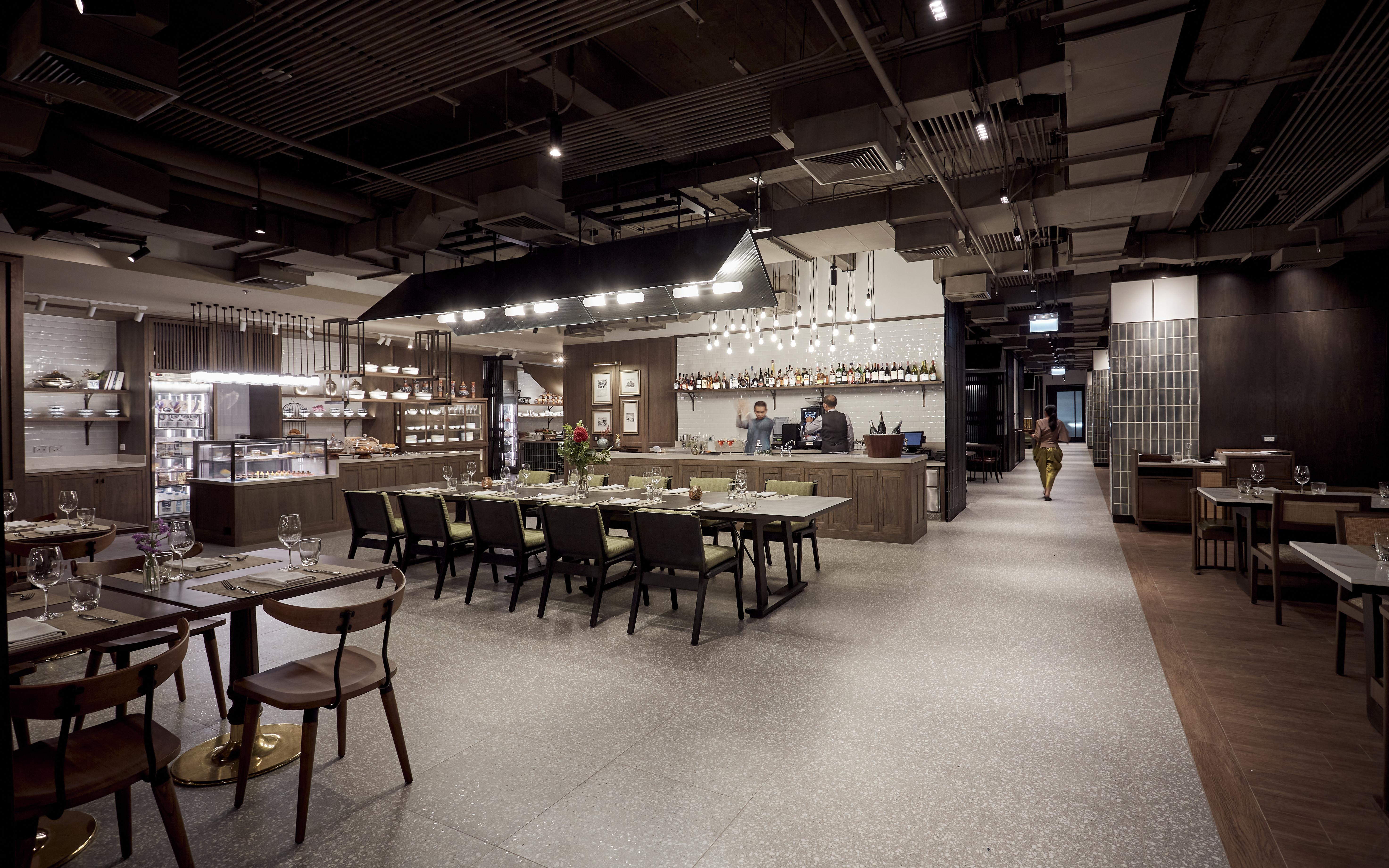 Montien Hotel Surawong Бангкок Екстер'єр фото Restaurant in 2019